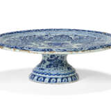 A DUTCH DELFT BLUE & WHITE TAZZA - photo 2