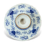 A DUTCH DELFT BLUE & WHITE TAZZA - photo 4