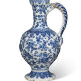 A DUTCH DELFT BLUE AND WHITE EWER - photo 1