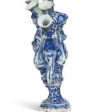 A DUTCH DELFT BLUE AND WHITE FIGURAL TULIP VASE - photo 4