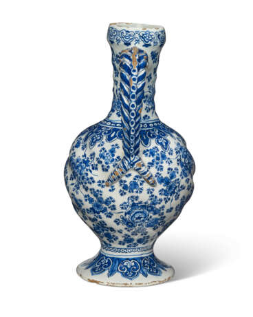 A DUTCH DELFT BLUE AND WHITE EWER - photo 6