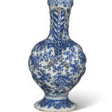 A DUTCH DELFT BLUE AND WHITE EWER - photo 6