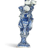 A DUTCH DELFT BLUE AND WHITE FIGURAL TULIP VASE - photo 6