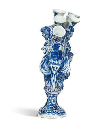 A DUTCH DELFT BLUE AND WHITE FIGURAL TULIP VASE - photo 6