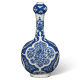 A DUTCH DELFT BLUE AND WHITE 'UNIONIST' VASE MADE FOR THE BRITISH MARKET - photo 3