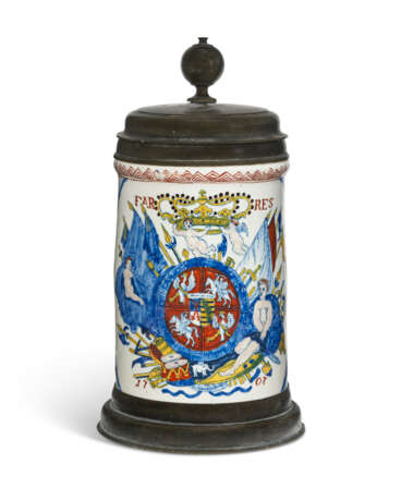 A PEWTER-MOUNTED DUTCH DELFT COMMEMORATIVE ROYAL ARMORIAL POLYCHROME TANKARD - photo 6