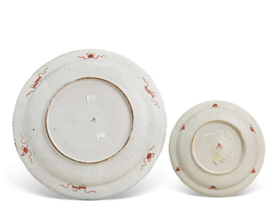 TWO PAIRS OF DUTCH DELFT DORE POLYCHROME 'HANA KAGO' DISHES - Foto 4