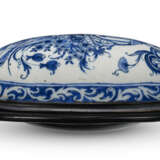 A DUTCH DELFT BLUE AND WHITE BRUSH BACK (BORSTELRUG) - Foto 3