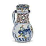 A DUTCH DELFT POLYCHROME COMMEDIA DELL'ARTE PUZZLE-JUG AND COVER (FOPKAN) - Foto 2