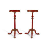 A PAIR OF GEORGE II RED-JAPANNED CIRCULAR TRIPOD CANDLESTANDS - photo 1