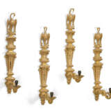 A SET OF FOUR QUEEN ANNE GILTWOOD SINGLE-BRANCH WALL LIGHTS - photo 3