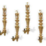 A SET OF FOUR QUEEN ANNE GILTWOOD SINGLE-BRANCH WALL LIGHTS - photo 4