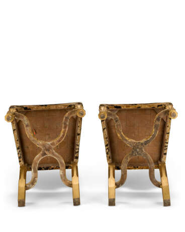 A PAIR OF WILLIAM AND MARY CARVED GILTWOOD SIDE CHAIRS - Foto 6