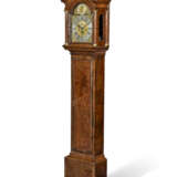 A GEORGE I WALNUT LONGCASE CLOCK - photo 3