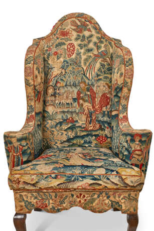 A QUEEN ANNE WALNUT AND BEECHWOOD WING ARMCHAIR - photo 5