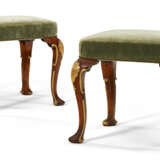 A PAIR OF ENGLISH WALNUT AND PARCEL-GILT STOOLS - photo 1