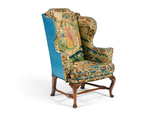 A GEORGE I WALNUT WING ARMCHAIR - фото 1