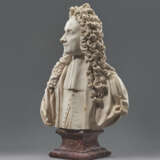 A FRENCH MARBLE BUST OF A GENTLEMAN - фото 3