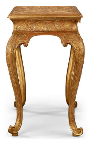 A GEORGE I GILTWOOD AND GILT-GESSO SIDE TABLE - фото 5