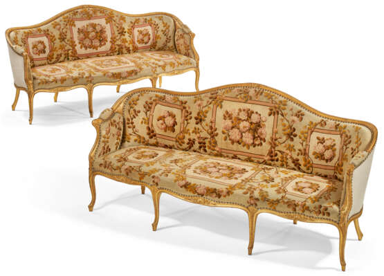 A PAIR OF GEORGE III GILTWOOD SETTEES - photo 1