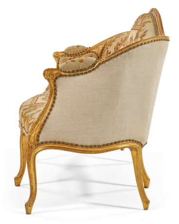 A PAIR OF GEORGE III GILTWOOD SETTEES - photo 4