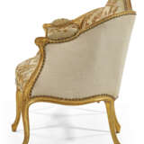 A PAIR OF GEORGE III GILTWOOD SETTEES - photo 4