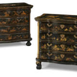 A MATCHED PAIR OF CHINESE EXPORT BLACK AND GILT LACQUER COMMODES - фото 1