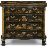 A MATCHED PAIR OF CHINESE EXPORT BLACK AND GILT LACQUER COMMODES - фото 4