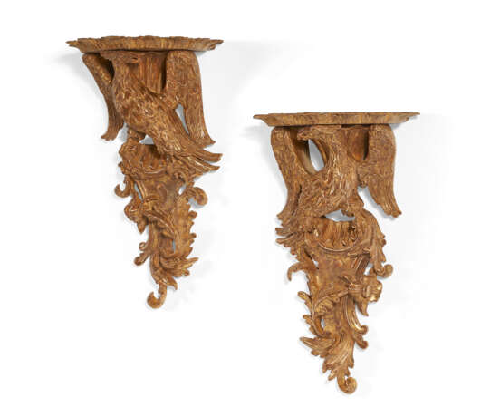 A PAIR OF LARGE GEORGE III STYLE GILTWOOD BRACKETS - photo 3