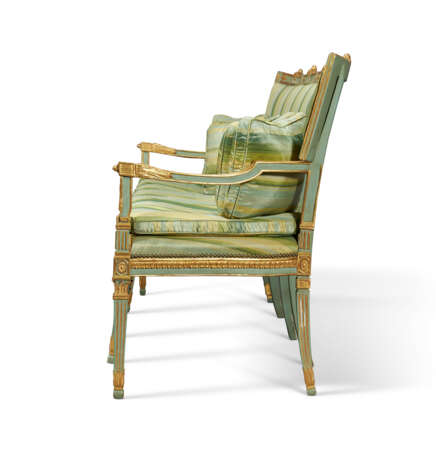 A SET OF ITALIAN PARCEL-GILT AND BLUE-PAINTED SEAT FURNITURE - photo 4