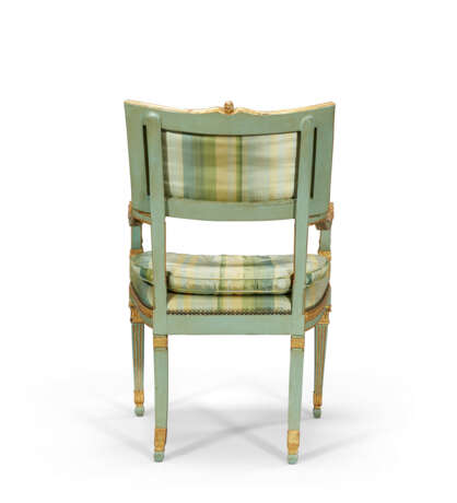 A SET OF ITALIAN PARCEL-GILT AND BLUE-PAINTED SEAT FURNITURE - photo 8