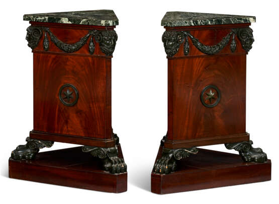 A PAIR OF REGENCY MAHOGANY AND PARCEL-BRONZED TRIANGULAR PEDESTALS - photo 4