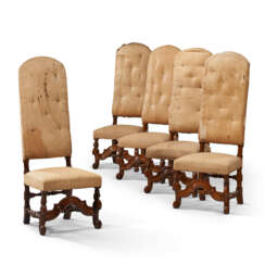 A SET OF FIVE WILLIAM AND MARY WALNUT SIDE CHAIRS