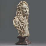 A FRENCH MARBLE BUST OF A GENTLEMAN - фото 9