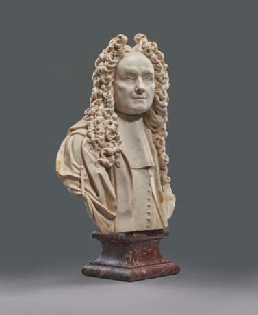 A FRENCH MARBLE BUST OF A GENTLEMAN - фото 10