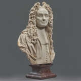 A FRENCH MARBLE BUST OF A GENTLEMAN - фото 10