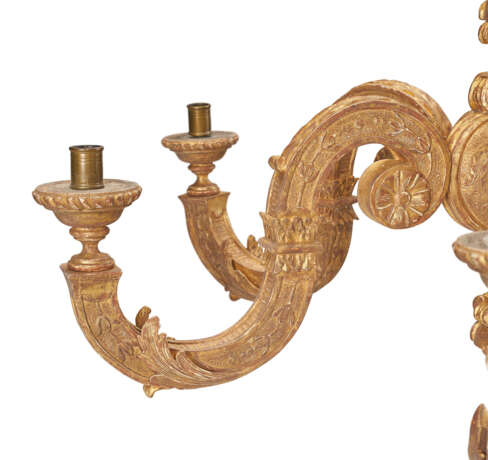 AN ENGLISH GILTWOOD AND GILT GESSO SIX-LIGHT CHANDELIER - фото 2