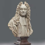 A FRENCH MARBLE BUST OF A GENTLEMAN - фото 13