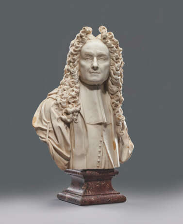 A FRENCH MARBLE BUST OF A GENTLEMAN - фото 13