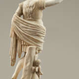 AN ITALIAN ALABASTER FIGURE OF THE AUGUSTUS OF PRIMA PORTA - photo 2