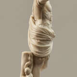 AN ITALIAN ALABASTER FIGURE OF THE AUGUSTUS OF PRIMA PORTA - photo 3