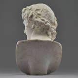 AN ITALIAN WHITE MARBLE BUST OF ANTINOUS AS DIONYSUS - photo 6