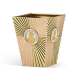 AN ENAMEL TWO-COLOR GOLD CUP - photo 1