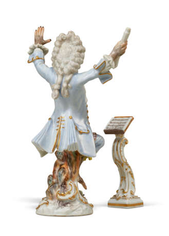 THIRTY-TWO MEISSEN PORCELAIN MONKEY BAND FIGURES - фото 5