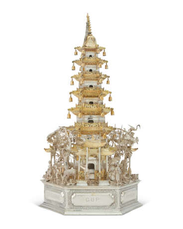 A CHINESE EXPORT PARCEL-GILT SILVER PRESENTATION MODEL OF A PAGODA - photo 3