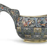 A LARGE CLOISONNÉ ENAMEL SILVER-GILT KOVSH - photo 2