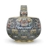 A LARGE CLOISONNÉ ENAMEL SILVER-GILT KOVSH - photo 3