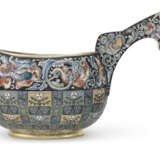 A LARGE CLOISONNÉ ENAMEL SILVER-GILT KOVSH - photo 4