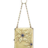 A JEWELED GOLD COMPACT - фото 2