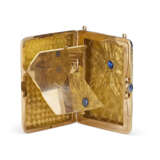 A JEWELED GOLD COMPACT - фото 5